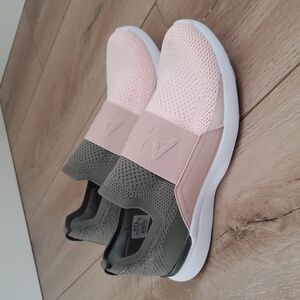 APL Women's TechLoom Bliss Shoes Size 8